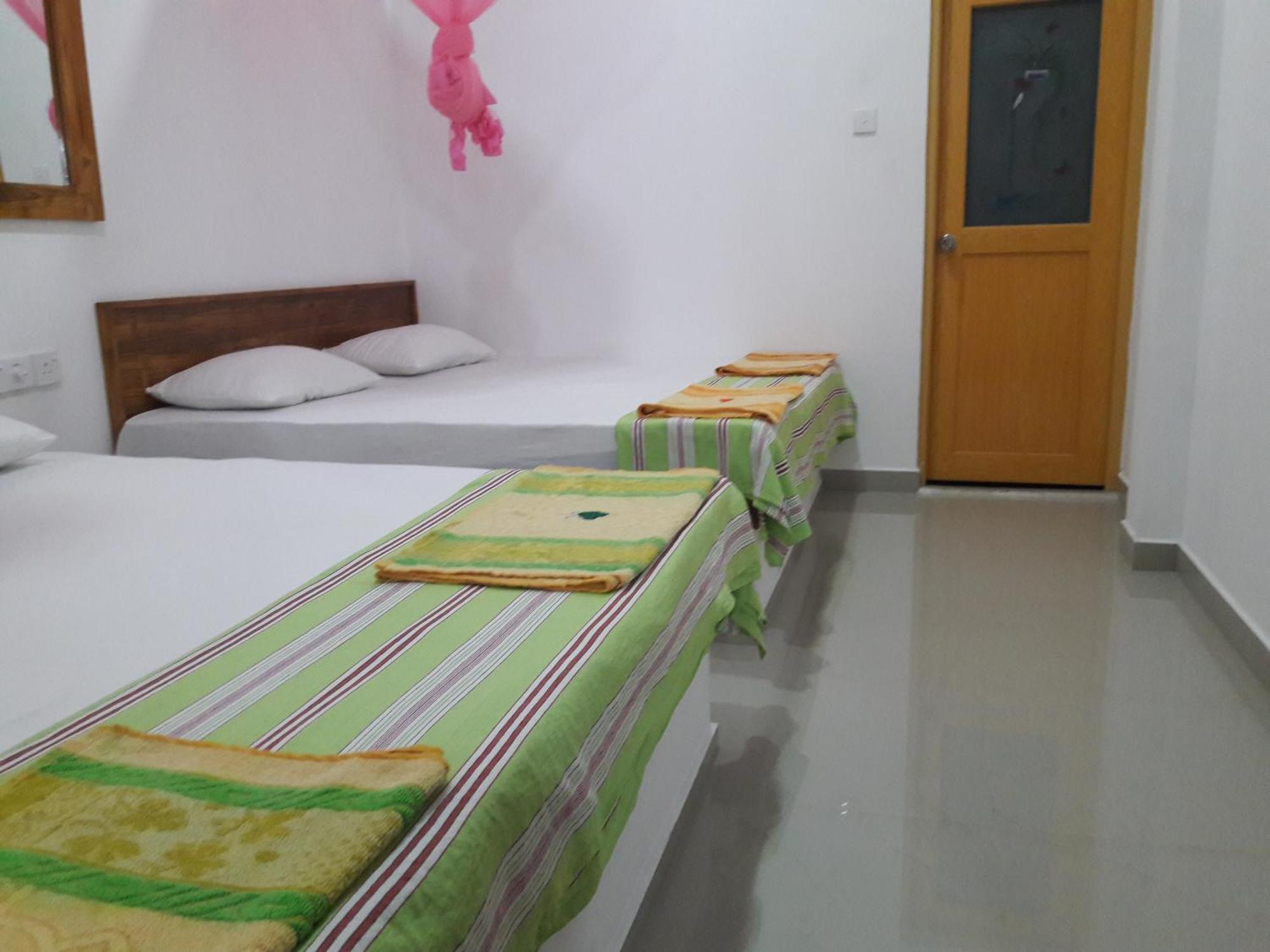 Share Safari House Udawalawe B&B 외부 사진