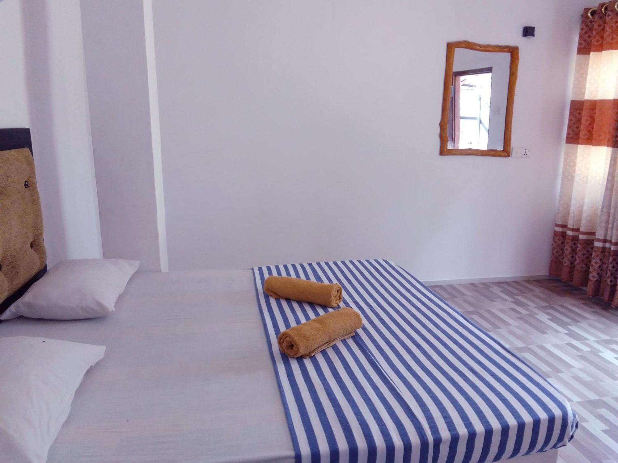 Share Safari House Udawalawe B&B 외부 사진